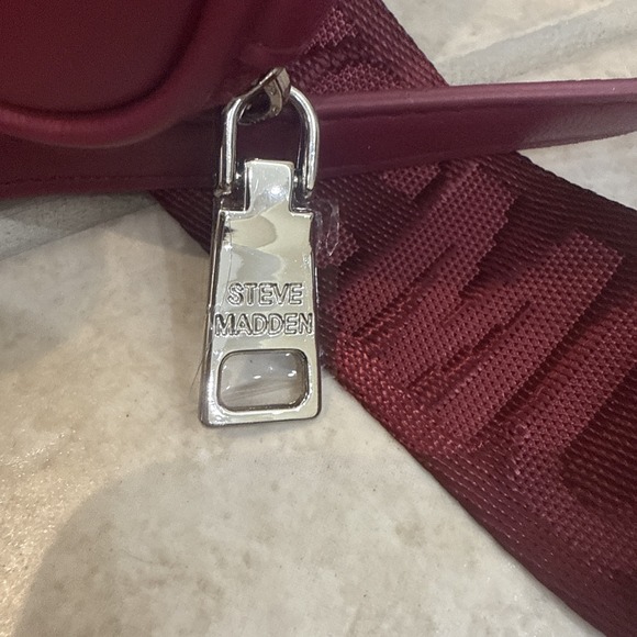 NWT Steve Madden Cranberry Purple Bbabi Viral Tiktok‎ Guitar Strap Crossbody Bag - Picture 16 of 16